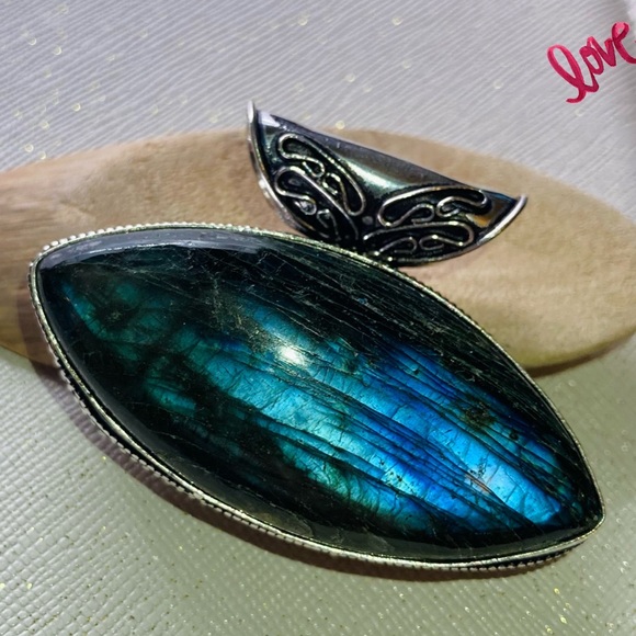 Marquise Cut Natural Labradorite Gemstone Handmade Pendant - Picture 2 of 4